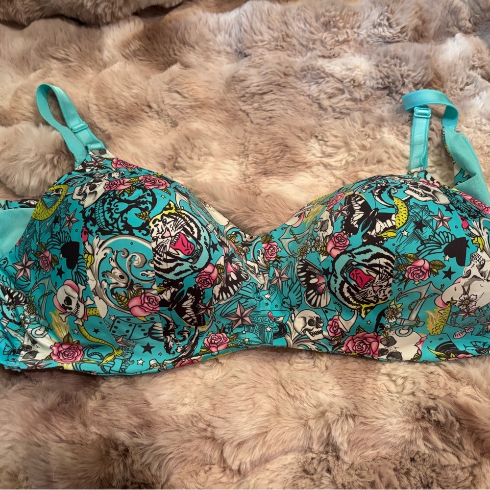 Torrid Dream Wire free Bra 360 Back Smoothing 42D